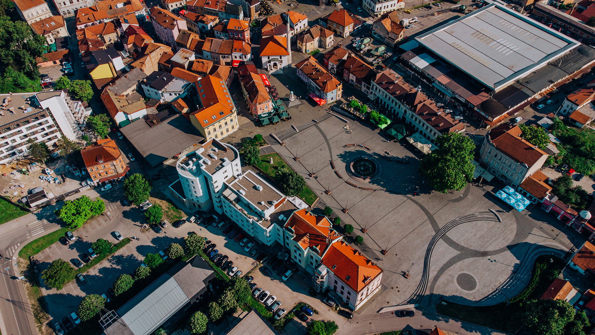 Vodič kroz Tuzlu: slana jezera, Stari grad i okusi sjeveroistočne Bosne